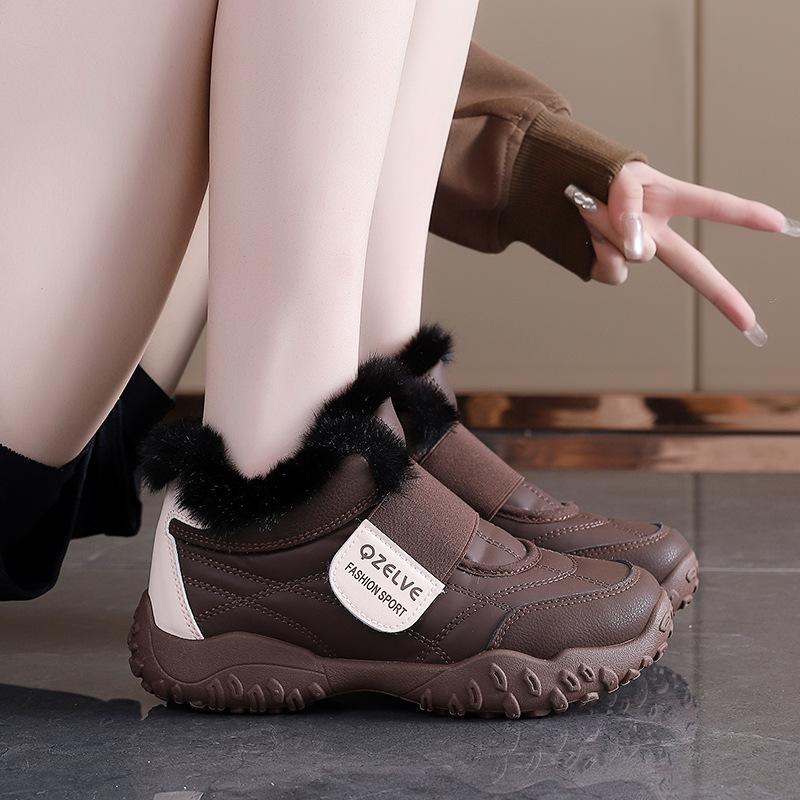 Winter Women's Thick Soled Non Slip and Plush Casual Shoes Warm Plush and Durable Women's Ankle Boots Retro Outdoor Sneakers