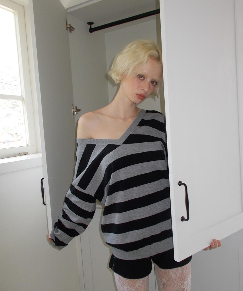 Kyuliti C One-Shoulder Striped Knit_Black