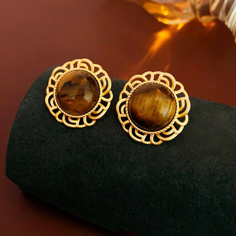 Vintage Inlaid Round Earrings, Court Style Light Luxury Exquisite Design, Niche Fashion Ear Studs