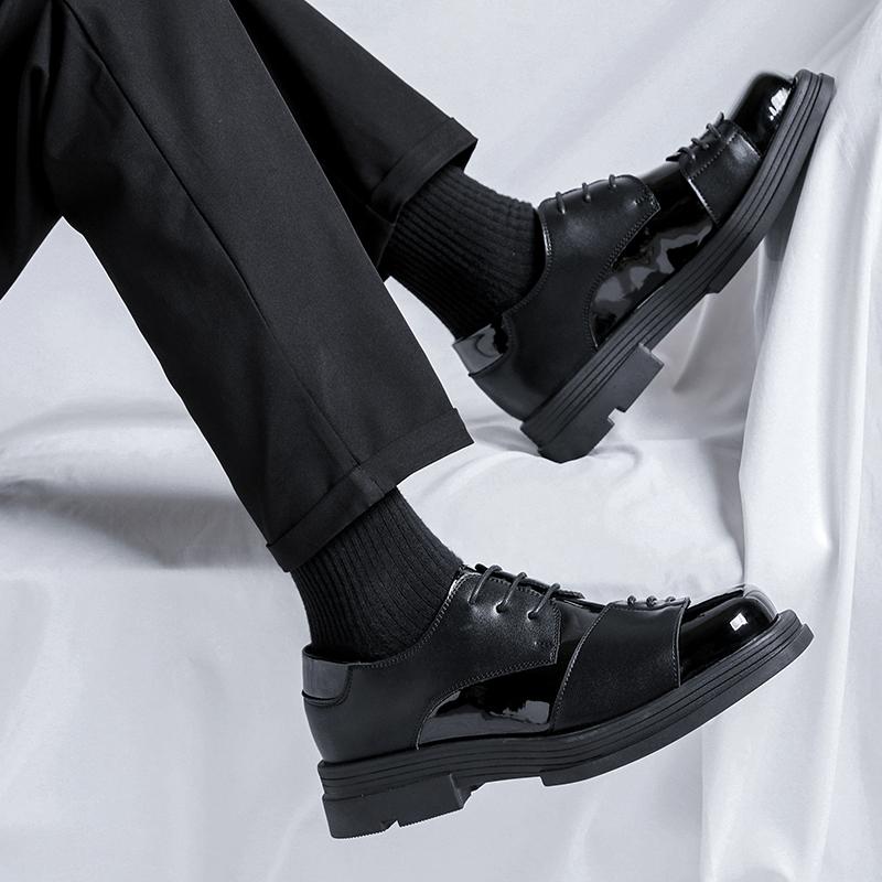 Mode Lackleder Herrenschuhe Modedesigner-Stil Outdoor-Freizeit Business-Party Tägliche Büro- und Bräutigamschuhe Klassisches Schwarz