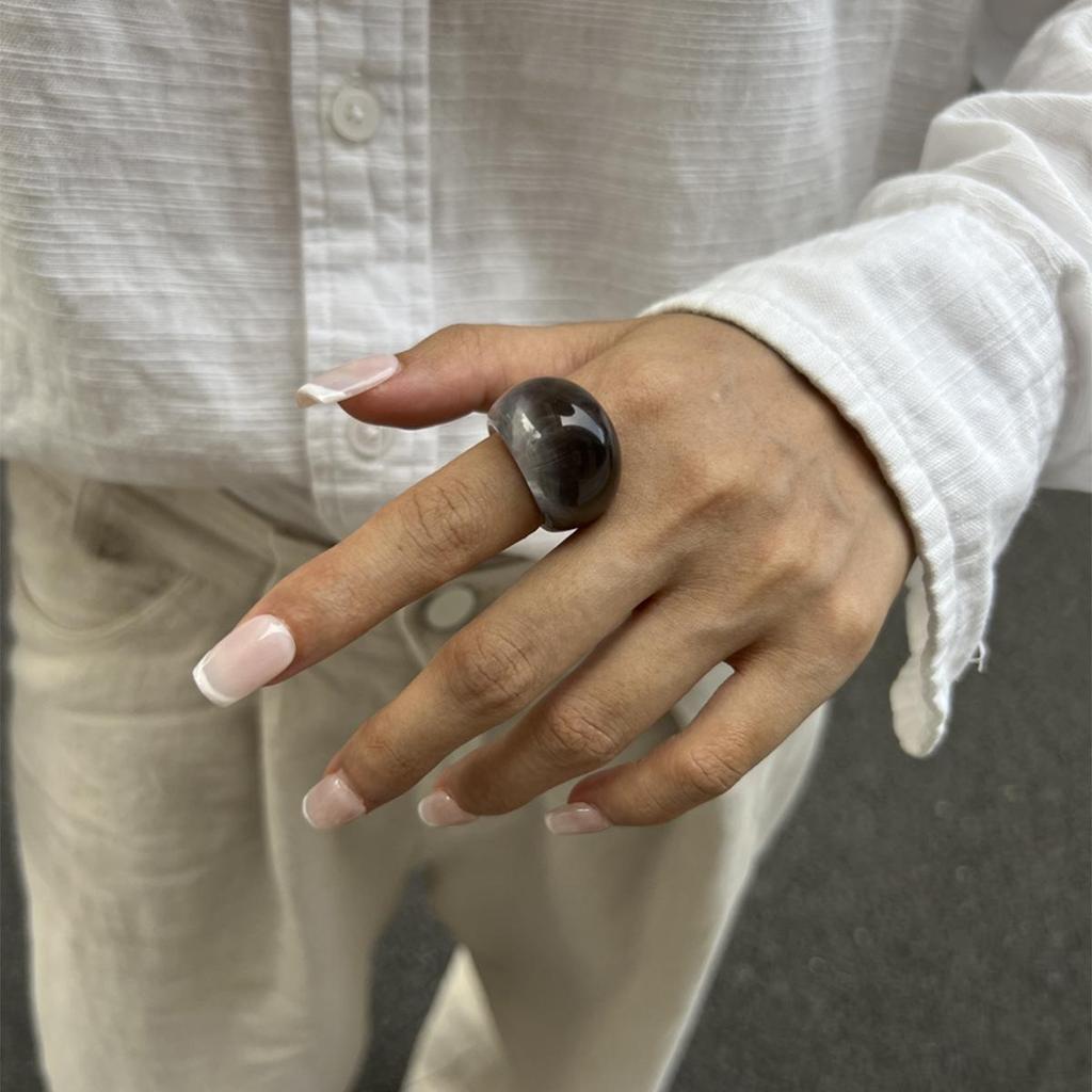 Transparenter farbiger Harzring, glatter geschwungener stapelbarer Statement-Ring, geeignet für den täglichen Gebrauch und Partys