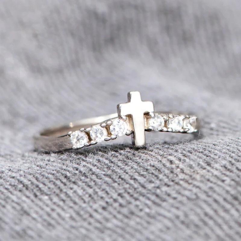 Huitan Dainty Cross Finger Ring with CZ for Women Wedding Bands Accessories Fancy Rings Anniversary Gift Trendy Jewelry