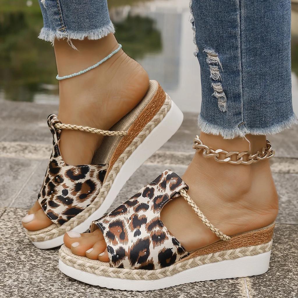 Fashion Women's Leopard Print Wedge Sandals Summer 2025 Lightweight Non Slip Platform Slippers Woman Thick Sole Peep Toe Beach Sandalias