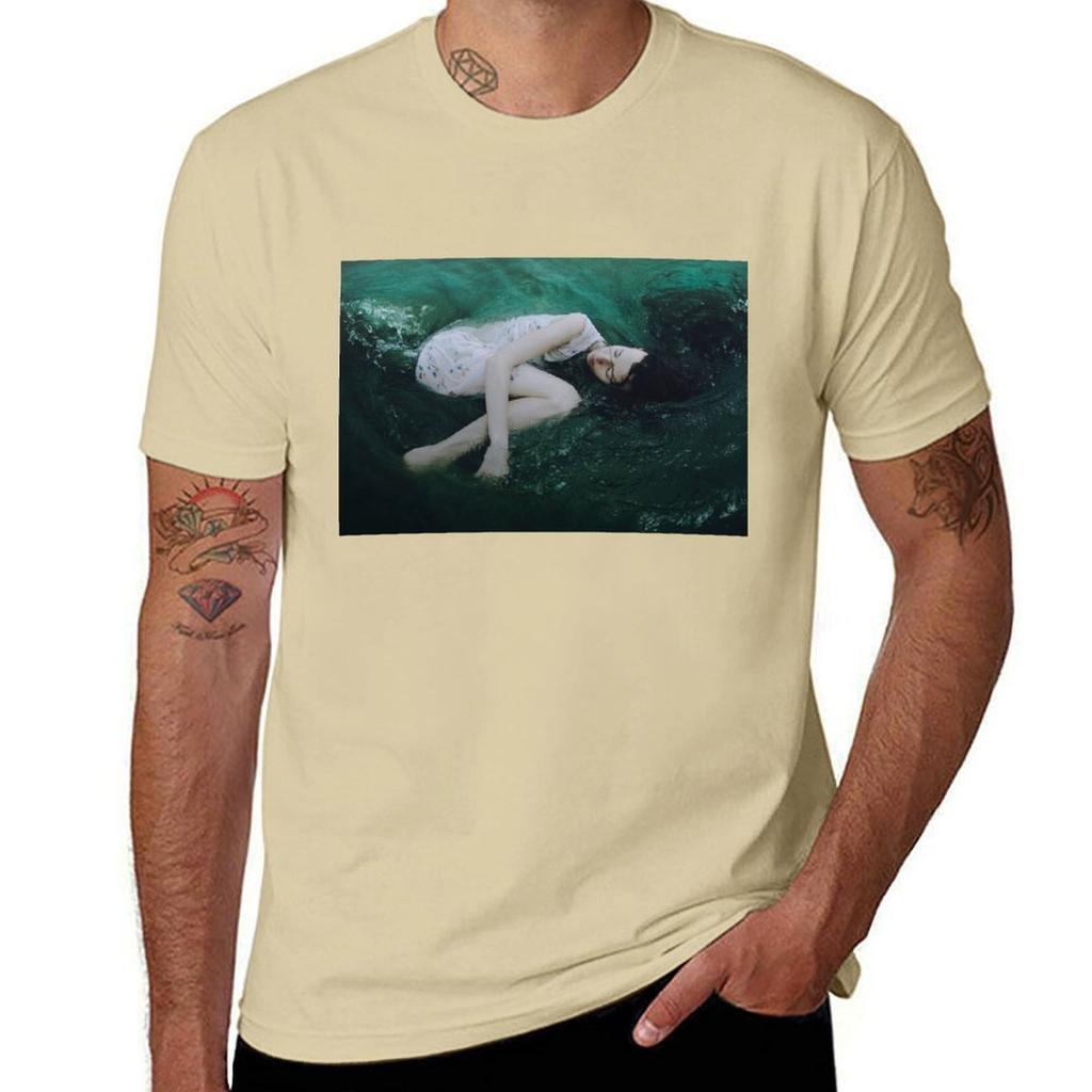 And the Ocean Loved Her Back T-Shirt Summer Top Sweat Short Sleeve Tee Plus Size Clothes Mens Graphic T-shirts Pack