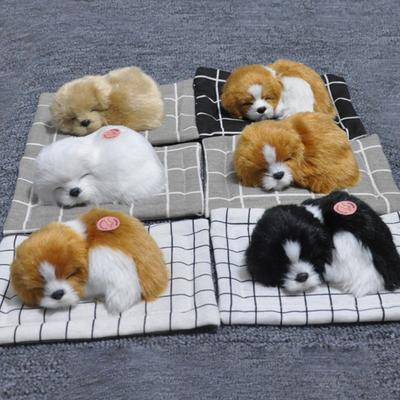 Poupée en Peluche Chien Dormant Réaliste Tapis Sonore Décoration Maison Voiture Tableau de Bord Cadeau
