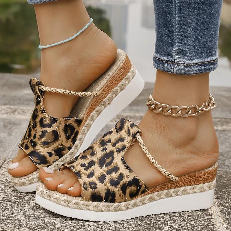 Fashion Women's Leopard Print Wedge Sandals Summer 2025 Lightweight Non Slip Platform Slippers Woman Thick Sole Peep Toe Beach Sandalias