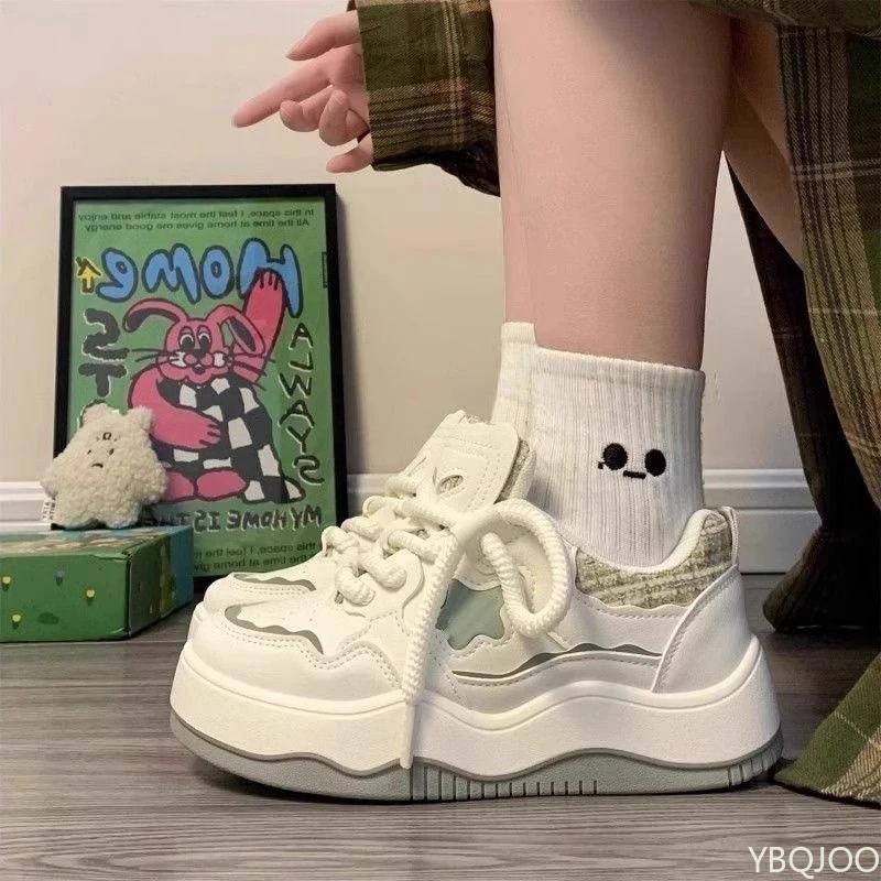 Modne Nowe Damskie Buty na Grubej Podeszwie Wiosenne Uniwersalne Białe Obuwie Casualowe Wygodne Buty Boardowe Modne Outdoorowe Sneakersy Zapatos