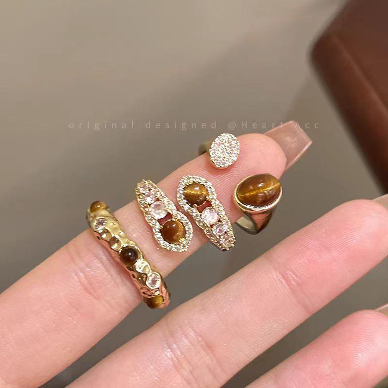 Maillard Serpentine Tiger'S Eye Alloy Ring, Women'S Unique Design Sense, Retro High Sense, Light Luxury, Live Index Finger Ring