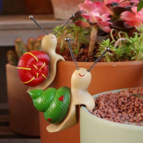 1 Pair Snail Planter Climber Flower Pot Edge Decoration Resin Cute Snail Figurine with Spring Tentacles for Home Garden Indoor Plants Decor