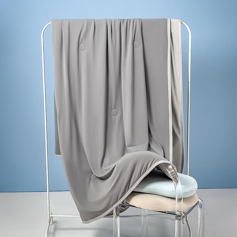 Cooling Ice Silk Summer Blanket Lightweight Breathable Quilt for Bed Sofa Machine Washable for Hot Summer Nights