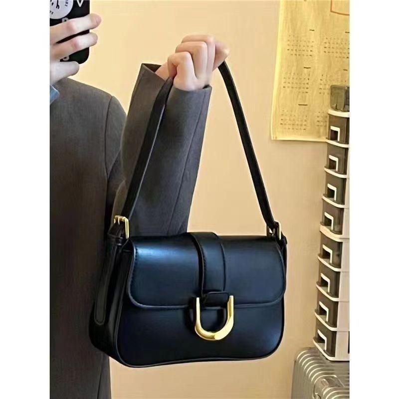Retro Patent Leather Shoulder Bag For Women Luxury Flap Crossbody Bag Solid Color Underarm Bag Red Crossbody Bag Lady Handbag