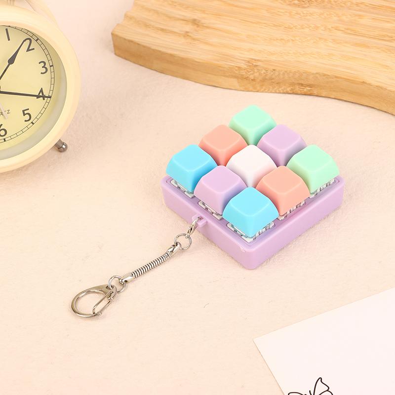9 Keys Square-Shaped Keyboard Keycaps Keychain Fidget Toy Party Stress Relief Diy Keycaps Toy Keyboard Caps Finger Button Fidget
