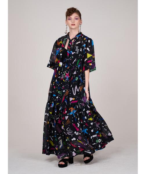 Greedius Multi-Shape Print Neck Shirred Maxi Dress