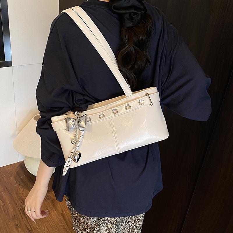 Borsa piccola di alta gamma da donna nuova estiva versatile a spalla sotto il braccio borsa a mano alla moda borsa shopper