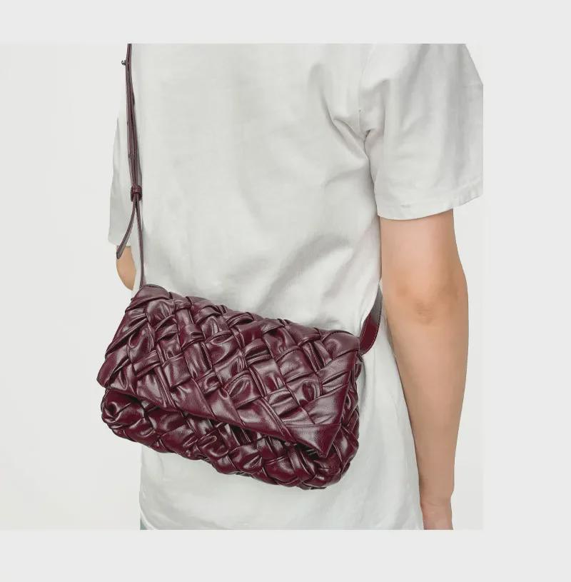 2024 Fashion Trend: BV Wax Leather Scarf Crossbody Bag with Pleated Craftsmanship