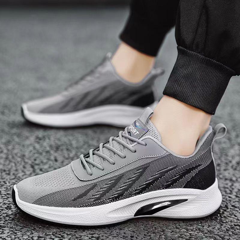 Mode Flyknit Herrskor Vår och Sommar Andningsbara Mångsidiga Trend Sportiga Vardagsskor