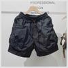 Lässige, lockere und gerade Sommershorts für Herren – Trend im japanischen Stil