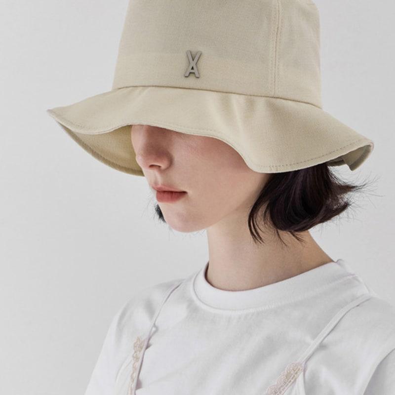 VARZAR VA Studded Frill Bucket Hat Beige