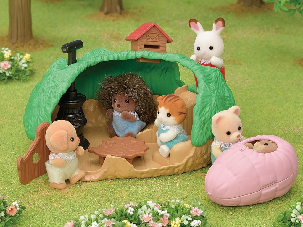 Epoch Sylvanian Families Calico Critters Family Trip Cute Secret House Play Set CO-65 ST Mark Certified Dollhouse Toy Ages 3+