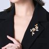 Elegant and Luxurious Plum Blossom Brooch, High-end Women's Exquisite and Fashionable Bouquet Brooch, Niche Design Sense Brooch