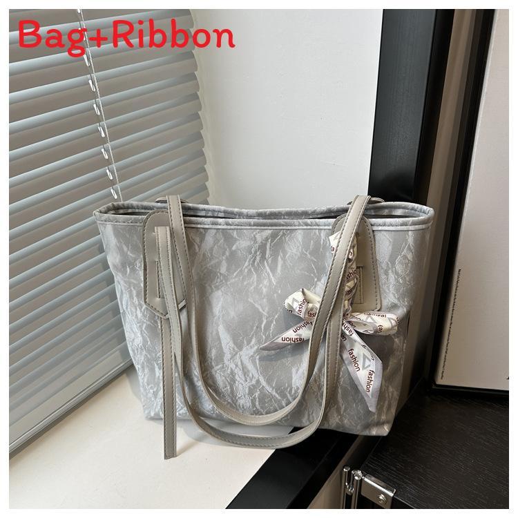 Minimalist Tote Bag For Women With Polyester Material And Zipper Closure For Daily Use