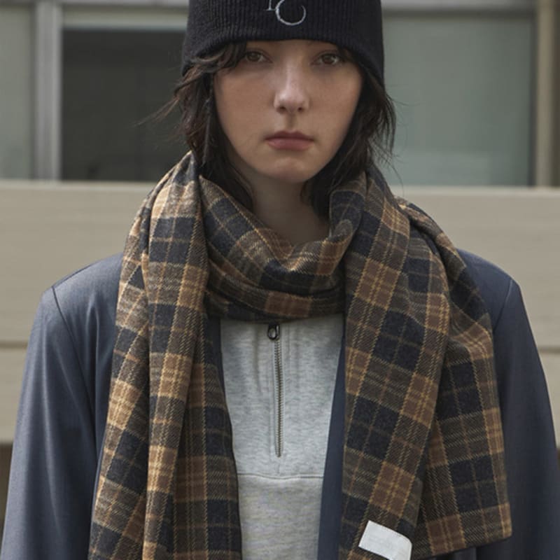 Moire Moa Wide Classic Check Wool Muffler-brown