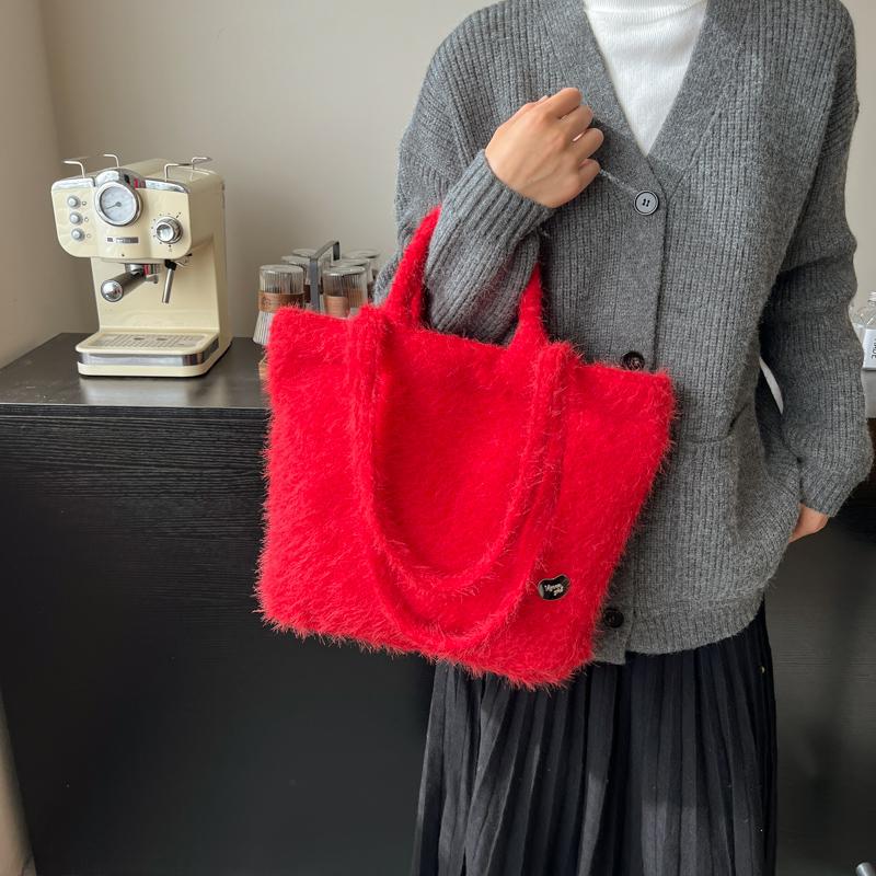 Autumn and Winter New Korean Version Plush Soft Waxy Shoulder Bag Underarm Bag Large Capacity Dual-purpose Commuter Tote Bag
