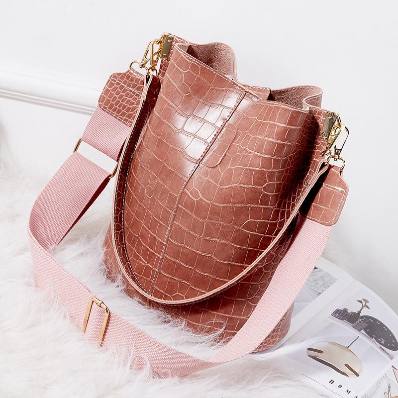 SCIONE Winter New Bag Women 2020 Wide Shoulder Strap One Shoulder Portable Bucket Bag
