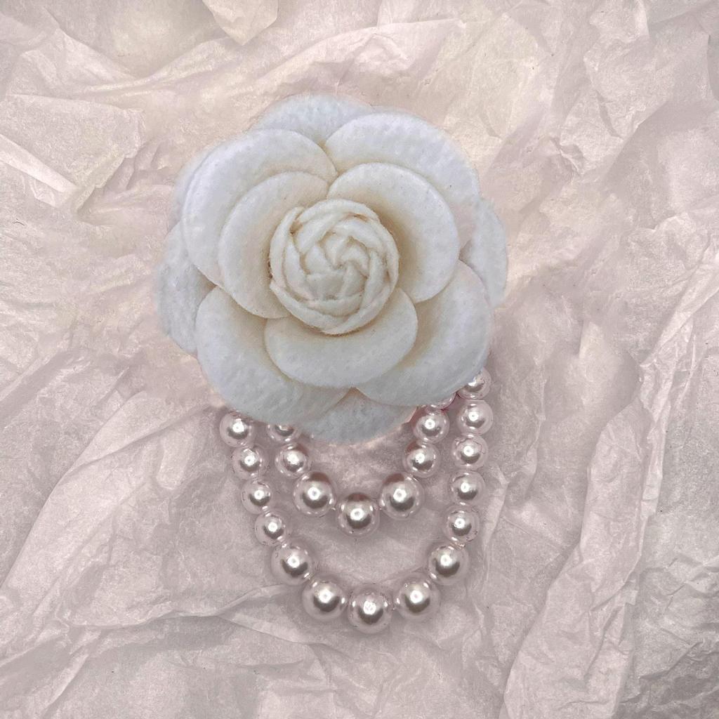 Koreaanse Stof Camelia Bloemen Broche Spelden Parel Kwastje Corsage Mode Broches voor Vrouwen Shirt Kraag Accessoires