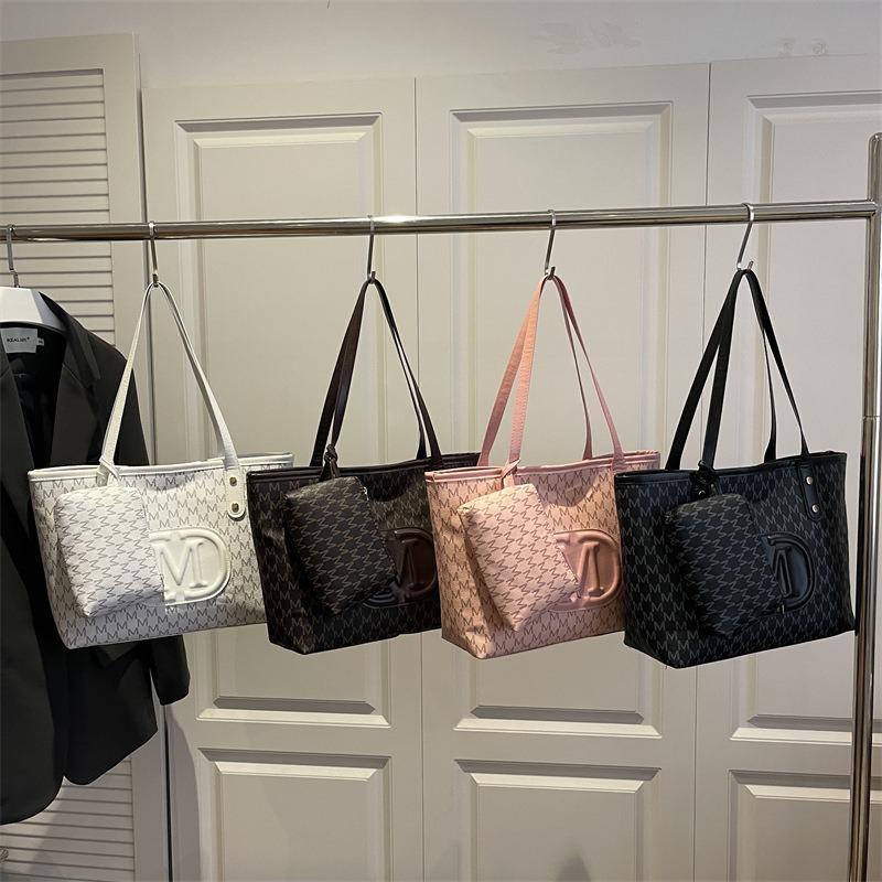Slack Bag Commuter Women's Spring New Popular Fashion Shoulder Bag Large Capacity Hand Bag