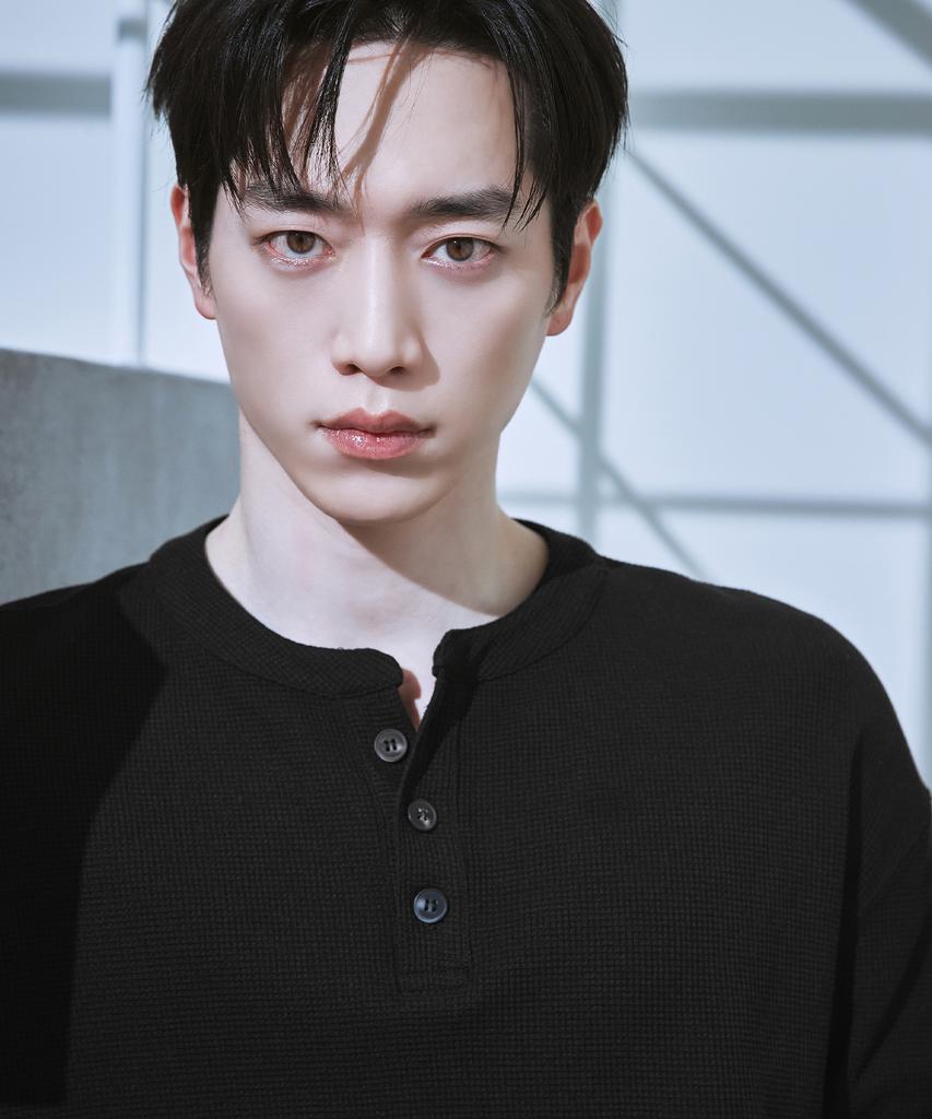 DRAW FIT Waffle Henley Neck Half T-Shirt [Black]