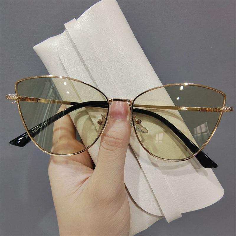 Hot Fashion Oversized Vintage Cat Eye Sunglasses Women Trending Summer Driving Eyewear Shades UV400 for Lady