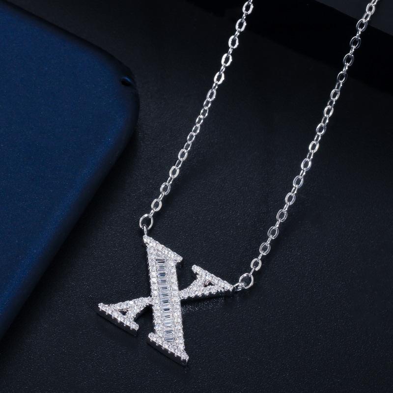 Wife'S Romantic Trip With 26 English Letters Collarbone Chain Pendant, Slightly Inlaid Zircon-Plated Platinum Necklace