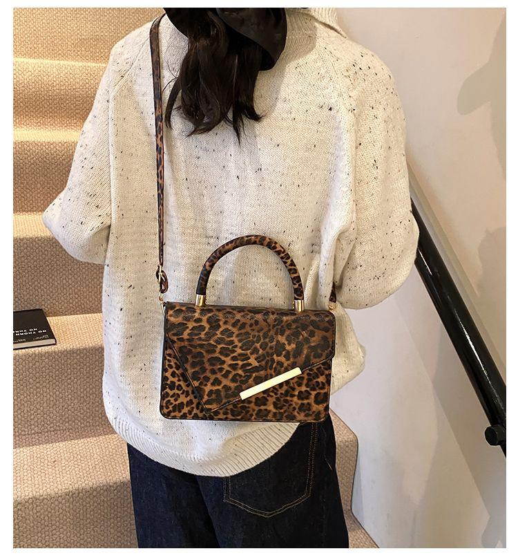 Premium Sense of Leopard Print Bag, Women's New Tide Fashion Crossbody Bag, Retro Hundred Shoulder Handbag Handbag Women's Bag