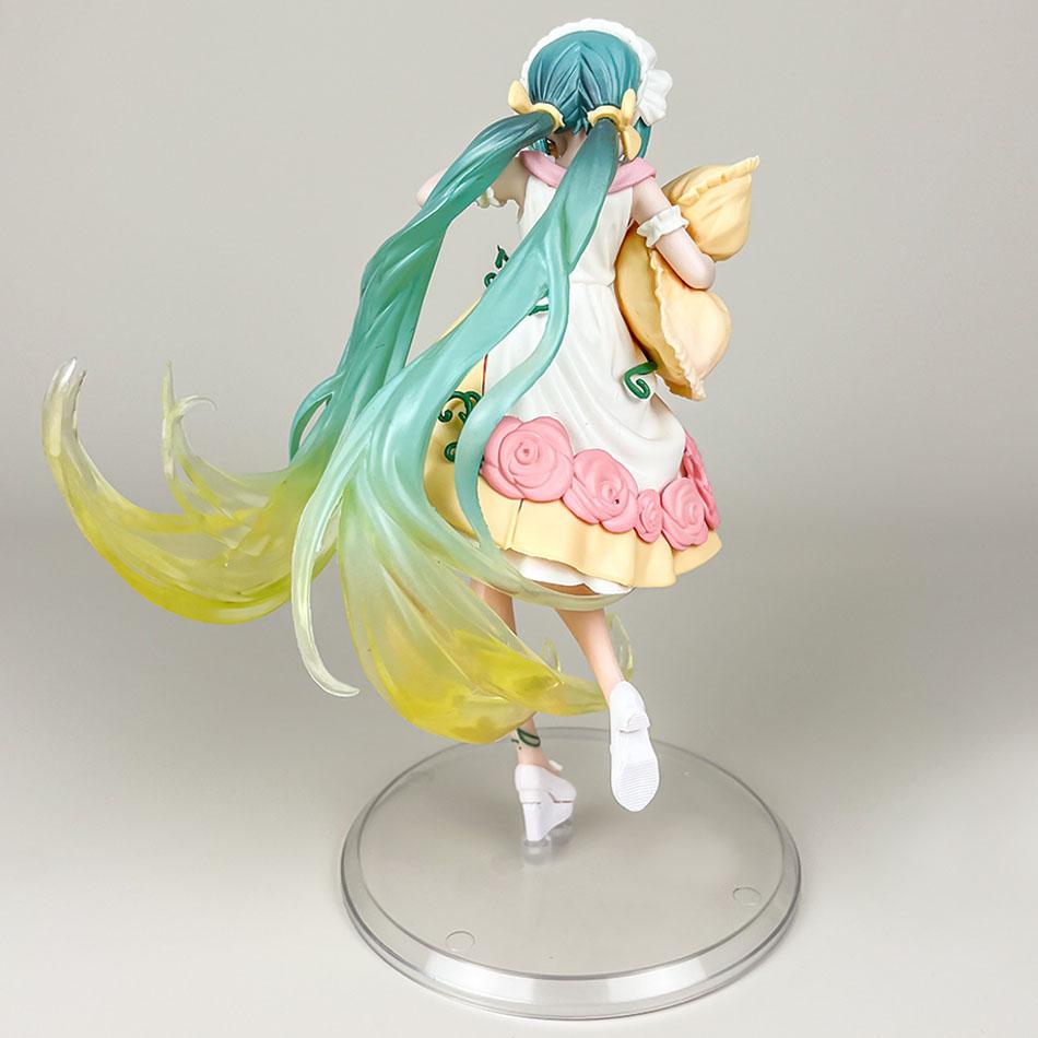 Figurine Anime Hatsune Miku X Cinnamoroll Figurine Belle au Bois Dormant Miroir Féerique Ornements de Voiture Modèle PVC Jouet pour Enfants Cadeaux d'Anniversaire