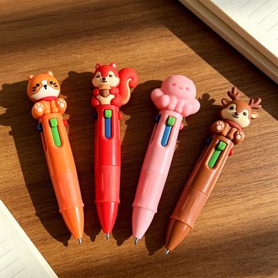 2 Stuks Balpen Mini 4-in-1 Kleurrijke Pen met Leuke 3D Poppetjes Toppers Decoraties Soepele Schrijfwijze Stressvrije Draagbare Pen voor Journaling Notities Maken