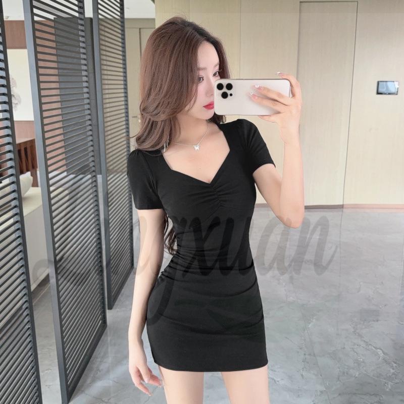 Sexy gerafftes tief ausgeschnittenes quadratisches Kleid