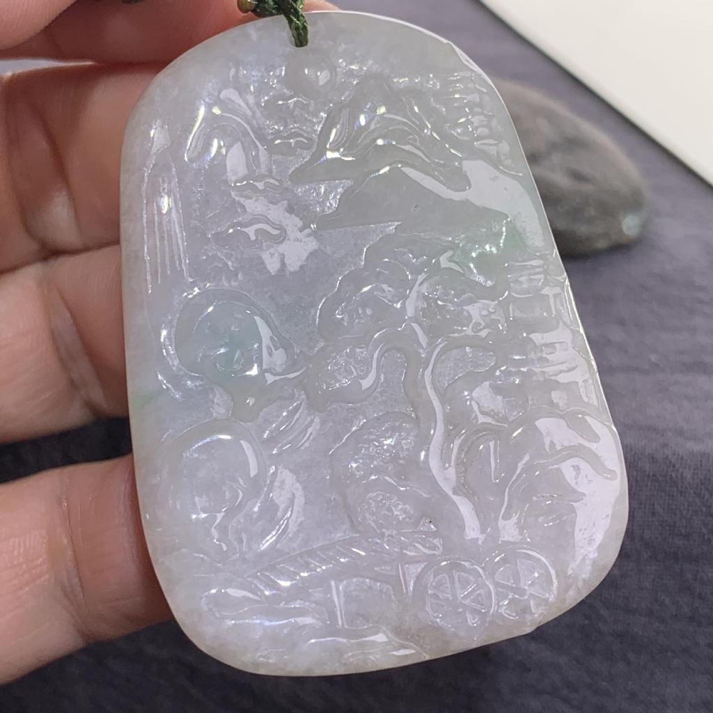 Myanmar Natürlicher Jade-Anhänger der A-Qualität mit Figuren von Fuchs, Tiger, Qilin und Bodhisattva