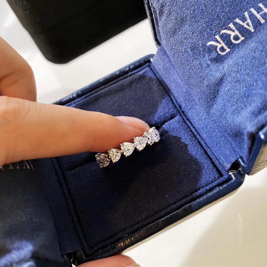 Diamantový prsten s řadou diamantů ve tvaru srdce Módní Láska Celokruhová diamantová simulace Diamantový prsten Nemění barvu