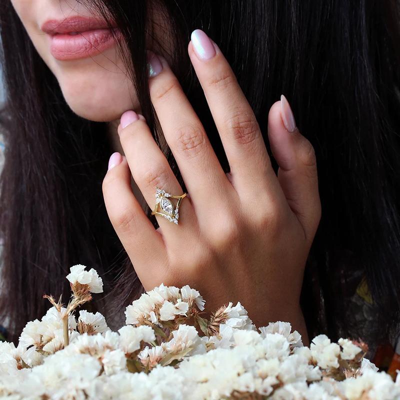 Huitan Modern Fashion Women Wedding Rings Geometric Shaped Gold Color Cubic Zirconia Ring Engagement Party Luxury Female Jewelry