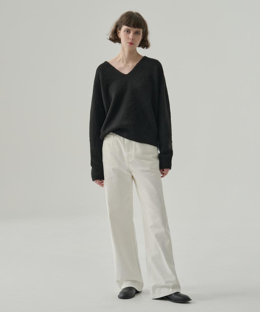 Deuloupisumeon Hairy Wool V-Neck Pullover Knit [Black]