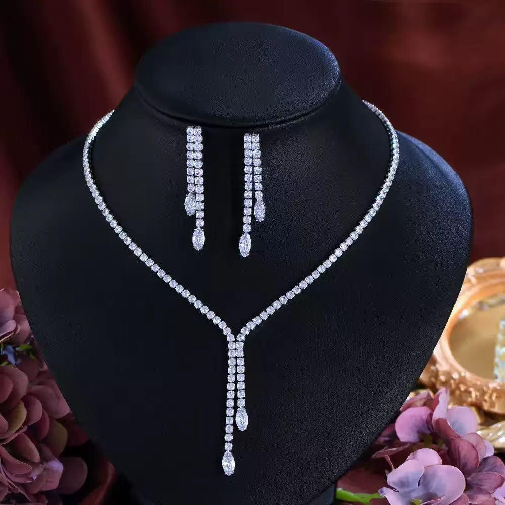 Třpytivý set náhrdelníku a náušnic s diamanty pro nevěstu - Elegantní svatební a večerní šperky
