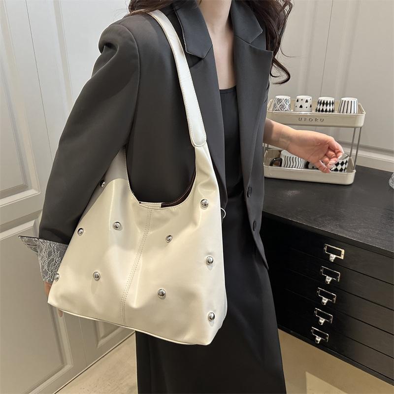 Punk Style Embellished Double-Faced Round Rivet Inlaid Niche Luxury Bucket Bag Chic Lady Underarm Large Capacity Shoulder Bag KTY