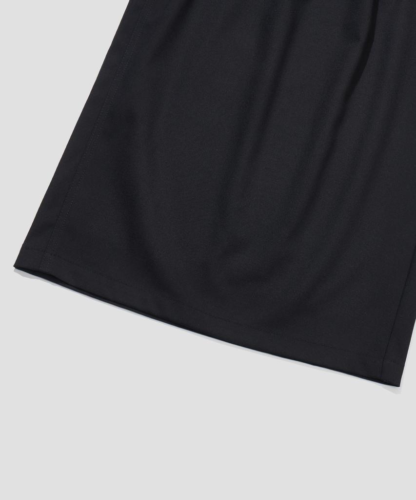 AGOD Double-Pleated Bermuda Slacks [Black]