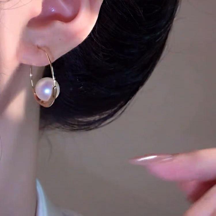 Trendy High End French Pearl Earrings Design Elegant Niche Pearl Earrings Women