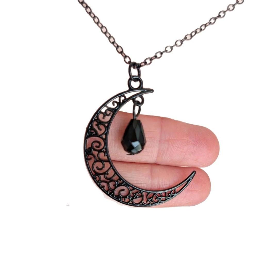 Gothic Moon Necklace With Alloy Pendant For Women Elegant Jewelry Accessory
