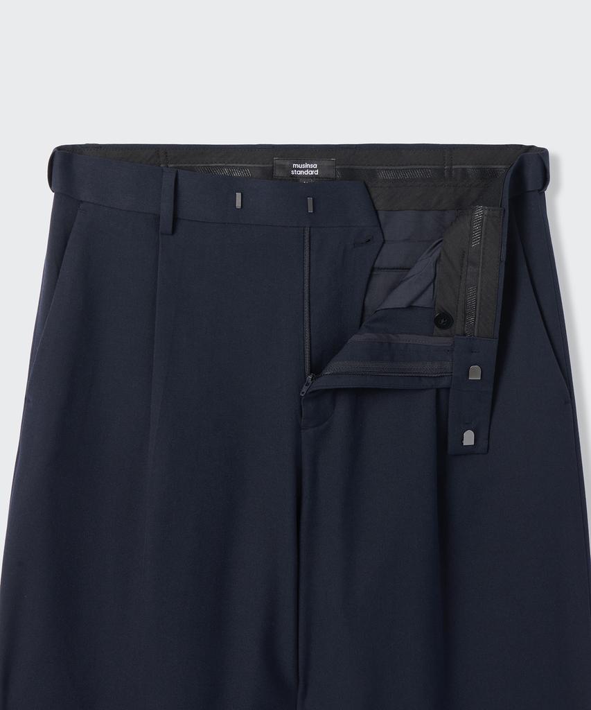 Musinsa Standard One-Tuck Loose Tapered Hidden Banding Slacks [Navy]