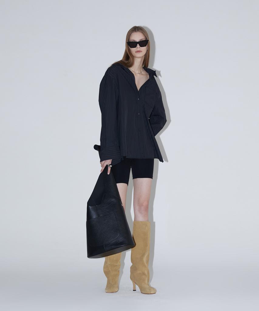 RENEJ Chilling Oversized Shirt