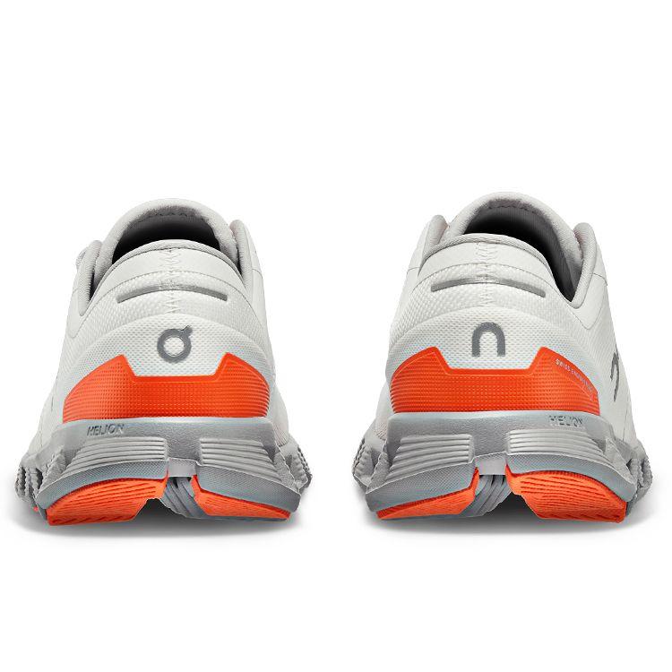 ON Cloud X 3 Ivory Alloy Dames Sneakers Crème 60.98252