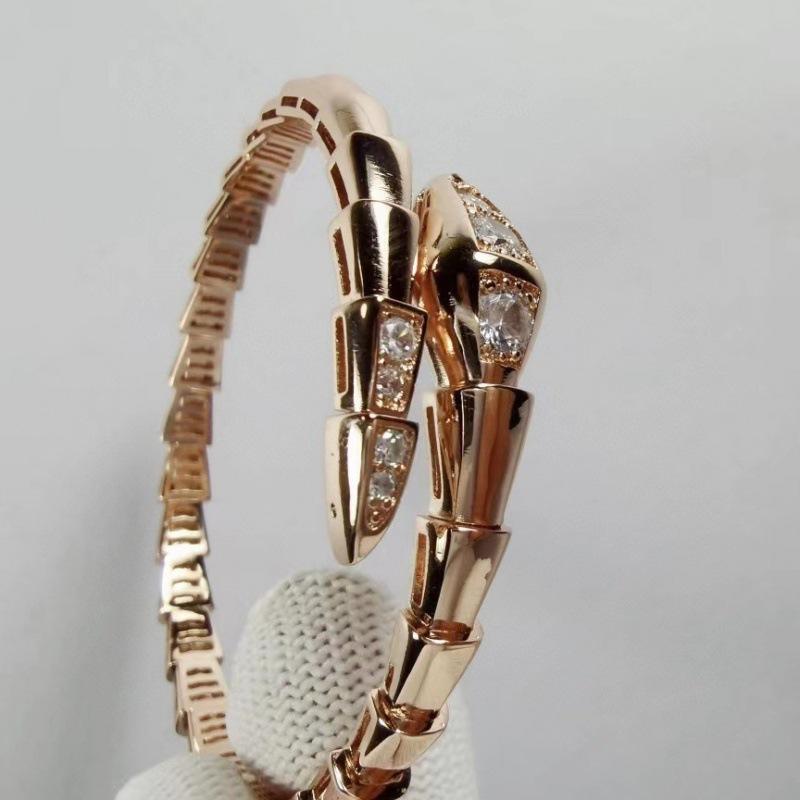 Female High-end Snake Shaped Bracelet, Set with Zircon Design, Simple and Atmospheric
